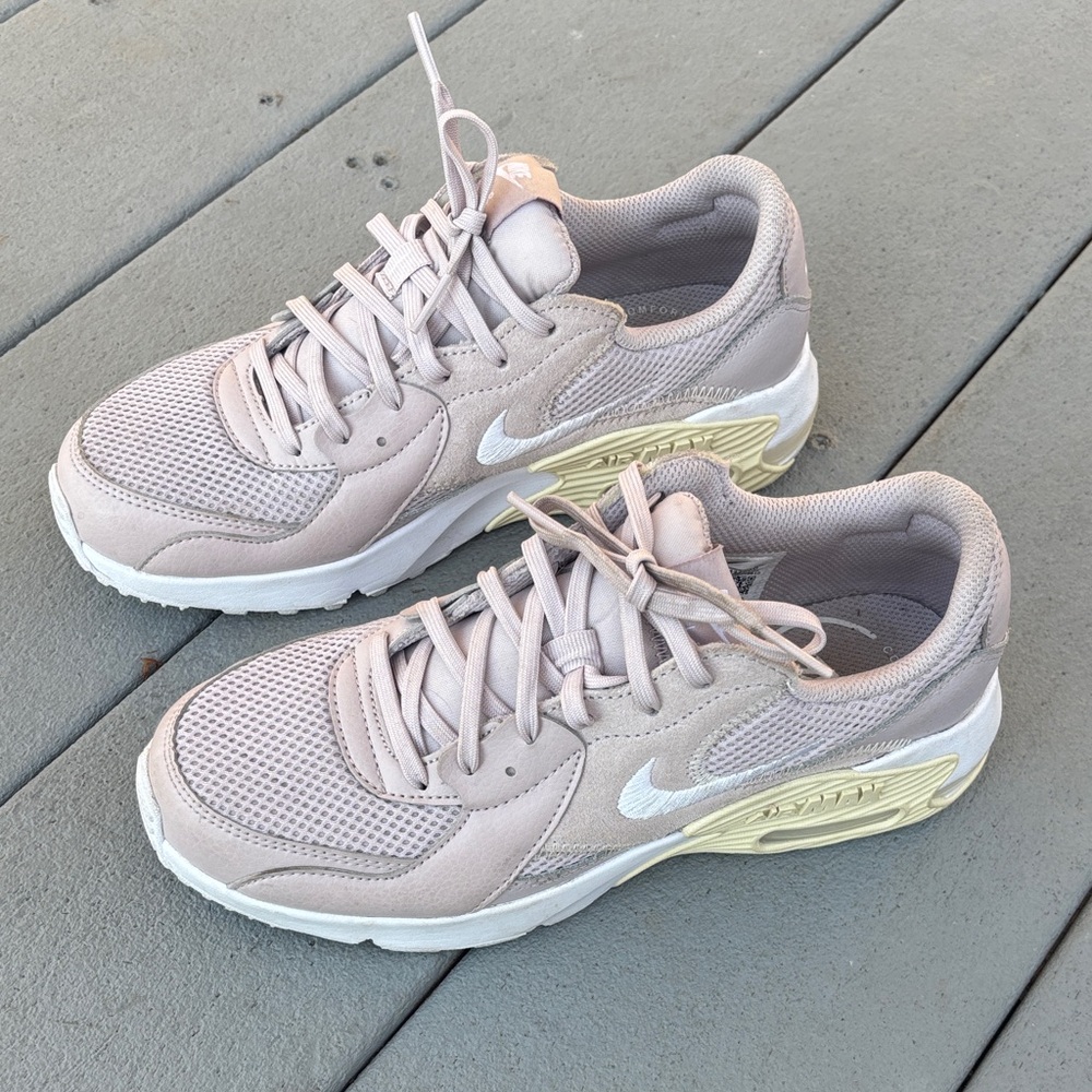 🌻Nike Women’s Pink/White Air Max Casual Sneakers 7.5 - Picture 3 of 10